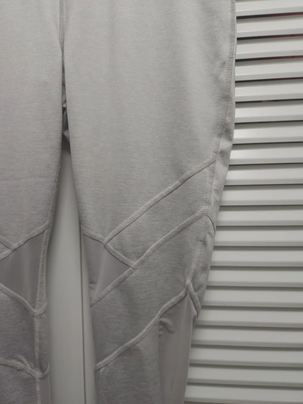 Xersion Train High Rise 7/8 Ankle Leggings Women's Large Light Gray Athletic